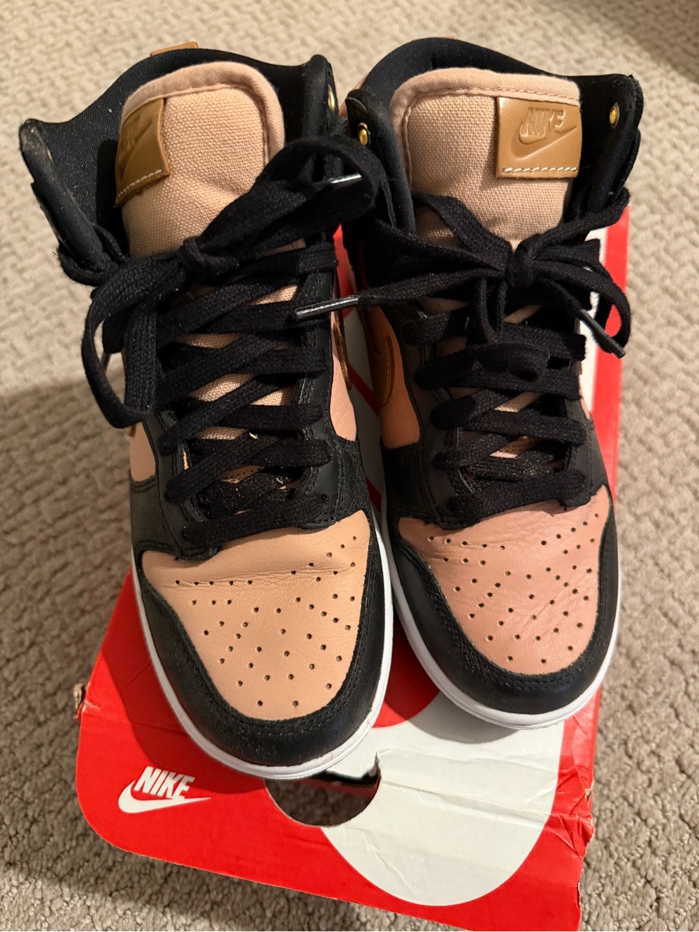 Women’s Nike Dunk - sz 5